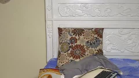 Luxee online show from 04/07/26, 09:21