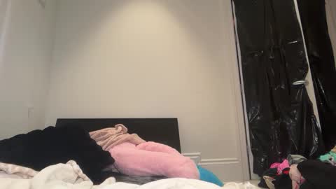 lunarose17 online show from 02/17/26, 07:49