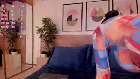 Luna Ruso  online show from 02/11/26, 07:52