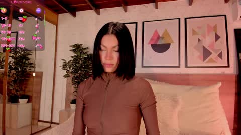 Luna Ruso  online show from 03/27/26, 07:57