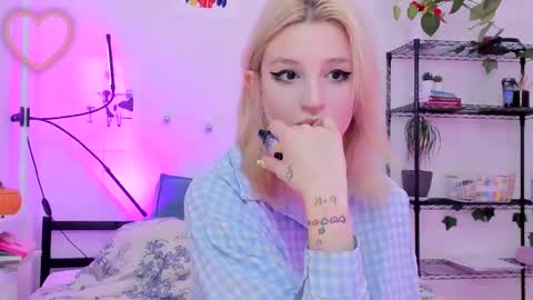 Kate online show from 03/01/25, 03:10