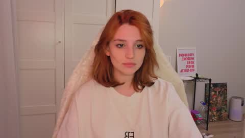 Snapshot of lunatale chatting on 02/14/26, 03:31 Kate online show from 02/14/26, 03:31