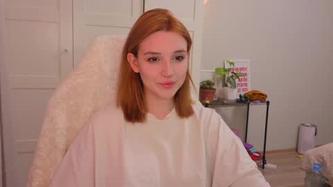 Snapshot of lunatale chatting on 02/21/26, 05:25 Kate online show from 02/21/26, 05:25