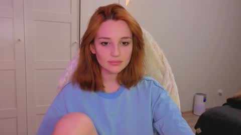 Snapshot of lunatale chatting on 02/23/26, 03:42 Kate online show from 02/23/26, 03:42