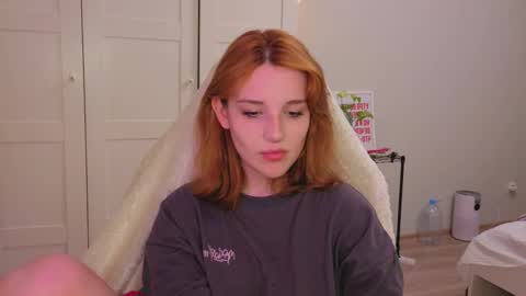 Snapshot of lunatale chatting on 02/26/26, 04:50 Kate online show from 02/26/26, 04:50