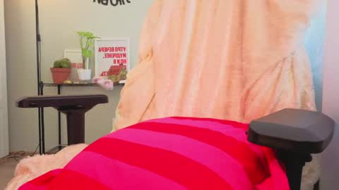 Kate online show from 05/17/26, 10:00