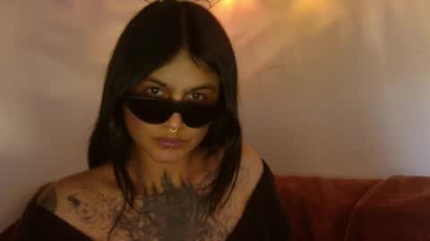 Luna online show from 02/01/25, 10:02