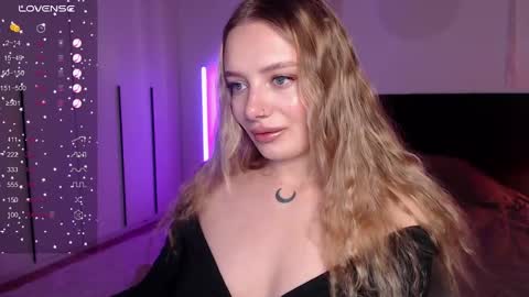 LunaticaBae online show from 02/22/25, 01:22