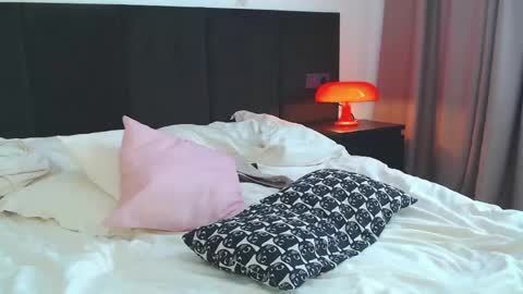 LunaticaBae online show from 03/21/26, 08:19