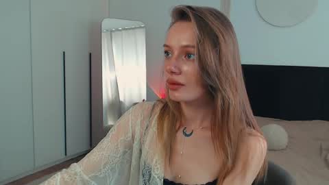 LunaticaBae online show from 06/01/26, 02:46