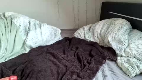 Luna  powered by bitch dust online show from 01/18/25, 03:38