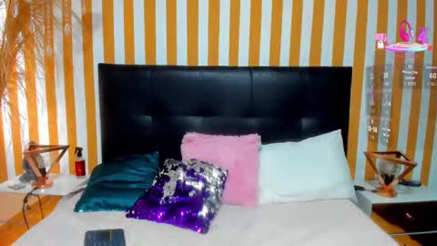 Snapshot of lunatoledo chatting on 10/16/25, 12:39 Luna Toledo online show from 10/16/25, 12:39