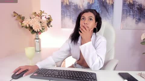 lunavelvet__ online show from 04/10/26, 01:27