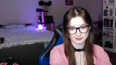 LunaXcherry online show from 03/30/26, 06:20