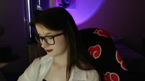 LunaXcherry online show from 05/26/26, 06:37