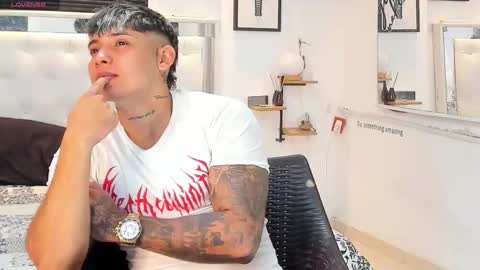 Lunay online show from 09/26/25, 02:04