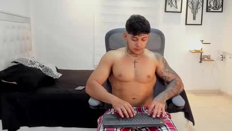 Lunay online show from 01/14/26, 04:29