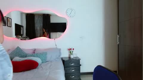 lunayois02 online show from 03/31/26, 12:12