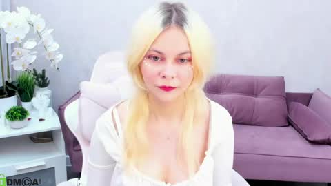 Lune FallenStar online show from 06/09/26, 02:23