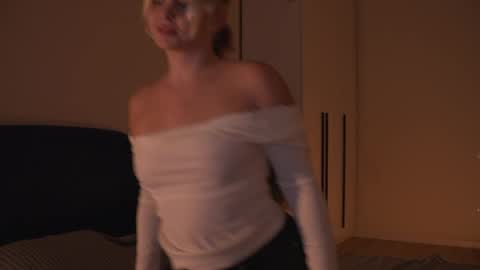 Evi online show from 06/06/26, 06:12