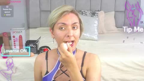 lunitadiva online show from 10/26/25, 06:58