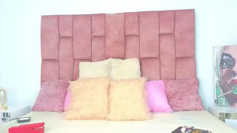 lunitadiva online show from 11/12/25, 01:33