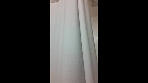 Snapshot of lunn10mcl chatting on 12/19/25, 06:26 lunn10mcl online show from 12/19/25, 06:26