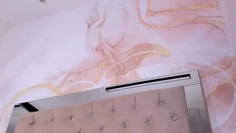 Snapshot of lunna__tylor chatting on 02/15/26, 07:51 lunna__tylor online show from 02/15/26, 07:51