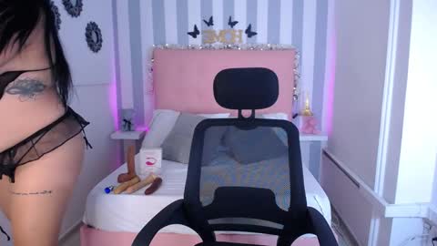 Snapshot of lunna_boobs20 chatting on 09/11/25, 05:07 lunna_boobs20 online show from 09/11/25, 05:07