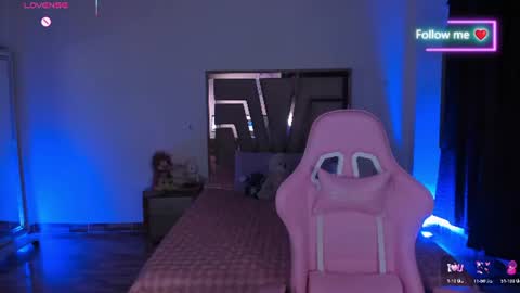 LUNA ROSE online show from 06/19/26, 01:10