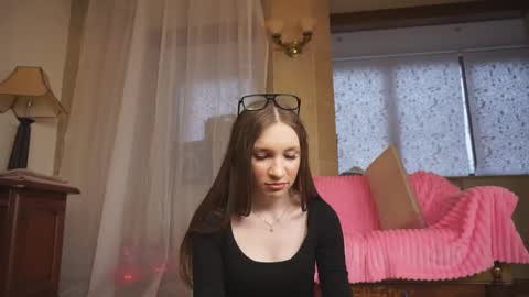 Luna online show from 04/25/26, 03:20