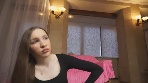 Luna online show from 05/01/26, 03:49