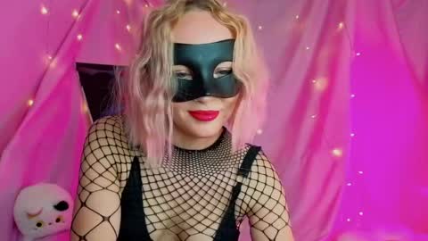 Snapshot of lunvision chatting on 03/20/26, 03:50 My name Lun online show from 03/20/26, 03:50