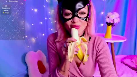 Snapshot of lunvision chatting on 04/16/26, 04:52 My name Lun online show from 04/16/26, 04:52