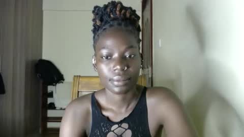 luo_queen online show from 05/04/26, 08:21