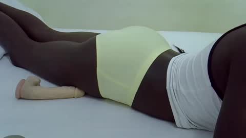 Snapshot of lupitah_ chatting on 01/31/25, 11:24 sweet girl online show from 01/31/25, 11:24