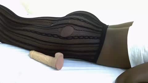 Snapshot of lupitah_ chatting on 02/12/25, 10:26 sweet girl online show from 02/12/25, 10:26