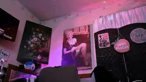 .Clarissa. Follow me on Instagram   miss buns  online show from 11/08/25, 10:15