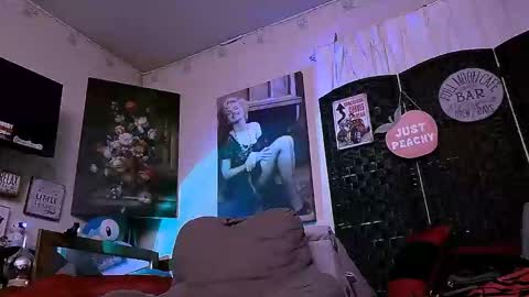 .Clarissa. Follow me on Instagram   miss buns  online show from 01/15/26, 01:05