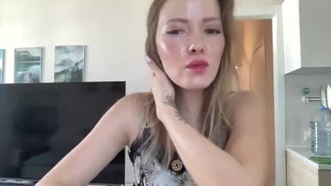 Snapshot of lusiluv chatting on 09/11/25, 11:21 lusiluv online show from 09/11/25, 11:21