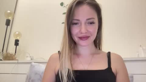 Snapshot of lusiluv chatting on 09/30/25, 10:04 lusiluv online show from 09/30/25, 10:04