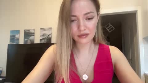 Snapshot of lusiluv chatting on 10/02/25, 02:24 lusiluv online show from 10/02/25, 02:24