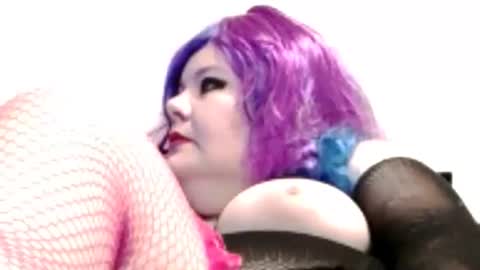 Snapshot of lustfullslut chatting on 12/30/24, 11:06 WIDEHOLES online show from 12/30/24, 11:06