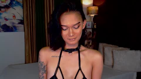 AdriannaFowks online show from 02/04/25, 08:38