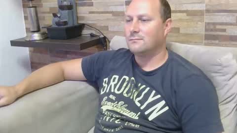 Snapshot of lustonfan chatting on 04/01/26, 01:41 lustonfan online show from 04/01/26, 01:41