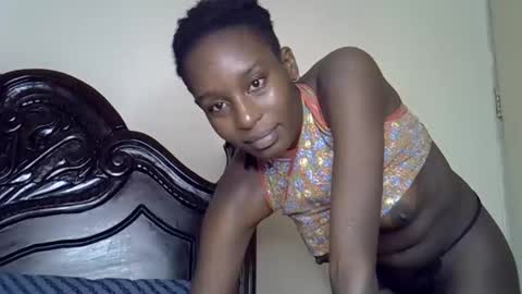 lutino_lovebirds online show from 03/11/26, 05:52