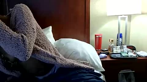 Snapshot of luvbug555 chatting on 11/04/25, 11:20 luvbug555 online show from 11/04/25, 11:20