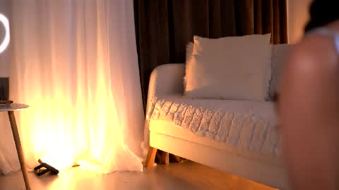 Caprice online show from 06/19/26, 02:43