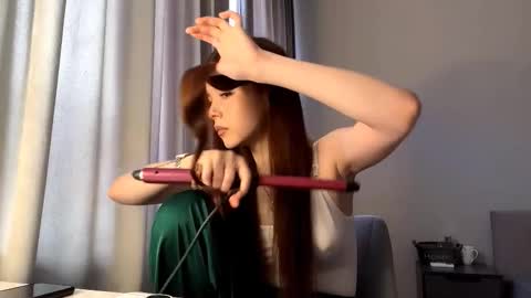 Snapshot of luveniamaurey chatting on 02/26/26, 08:35 Adele online show from 02/26/26, 08:35