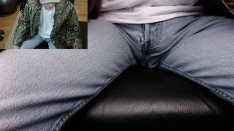 Snapshot of luvshonitoff chatting on 02/02/25, 02:06 Jim Bo online show from 02/02/25, 02:06